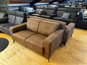 Showroom sale - 2.5 + 2 zits bankstel in drie kleuren. Cognac/Antraciet/Groen